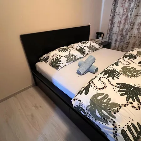 Private Bedroom In - 1 Min Walk Metro & Free Parking 阿姆斯特丹